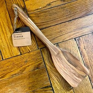 Olivewood turner NWT
